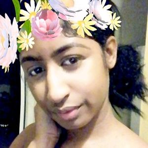 Meet your Posher, Niaomi